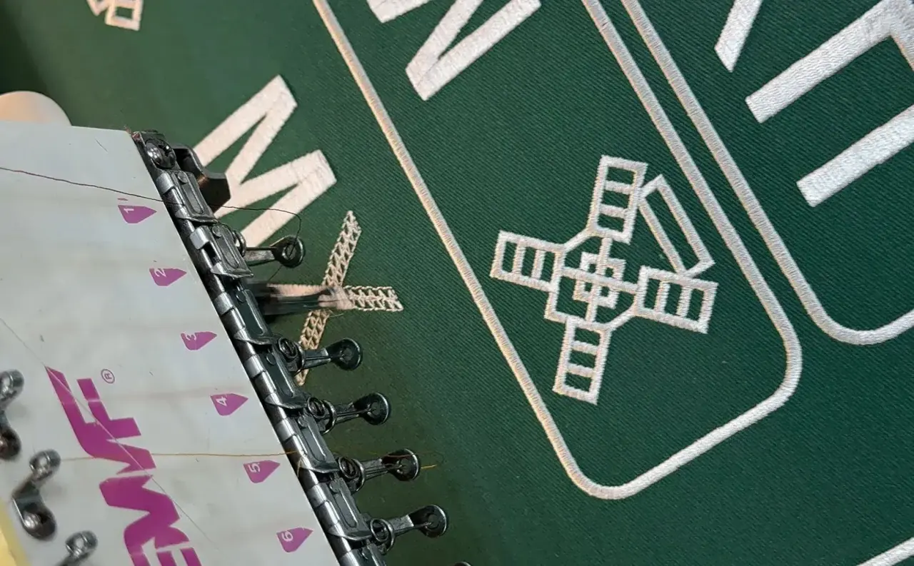 Портфоліо вишивки логотипів