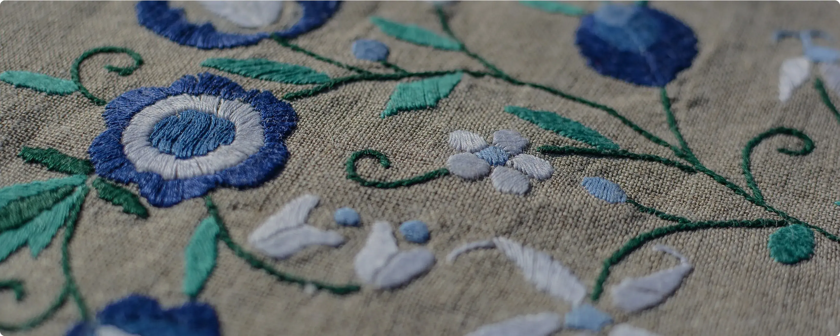 Вишивка на корпоративному одязі